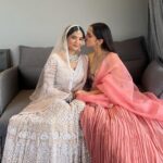 Ahsaas Channa Instagram - Meri Ritika ki shaadi hai 🤍💗💍 ( see all photos, swipe till the end okay?) Styled by @stylebykayal Wearing @kalkifashion Aria Resort & Spa, Nashik