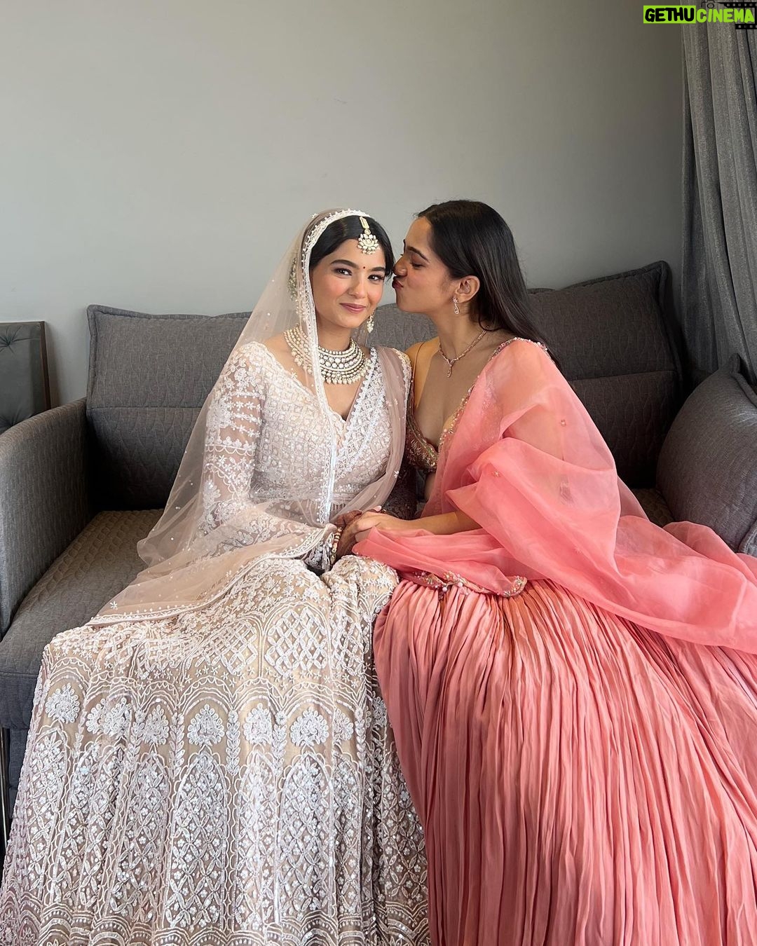Ahsaas Channa - 548.7K Likes - Meri Ritika ki shaadi hai 🤍💗💍
( see all photos, swipe till the end okay?)
Styled by @stylebykayal
Wearing @kalkifashion