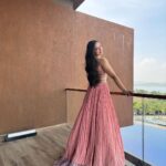 Ahsaas Channa Instagram - Meri Ritika ki shaadi hai 🤍💗💍 ( see all photos, swipe till the end okay?) Styled by @stylebykayal Wearing @kalkifashion Aria Resort & Spa, Nashik