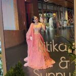 Ahsaas Channa Instagram - Meri Ritika ki shaadi hai 🤍💗💍 ( see all photos, swipe till the end okay?) Styled by @stylebykayal Wearing @kalkifashion Aria Resort & Spa, Nashik
