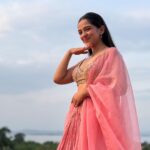 Ahsaas Channa Instagram - Meri Ritika ki shaadi hai 🤍💗💍 ( see all photos, swipe till the end okay?) Styled by @stylebykayal Wearing @kalkifashion Aria Resort & Spa, Nashik