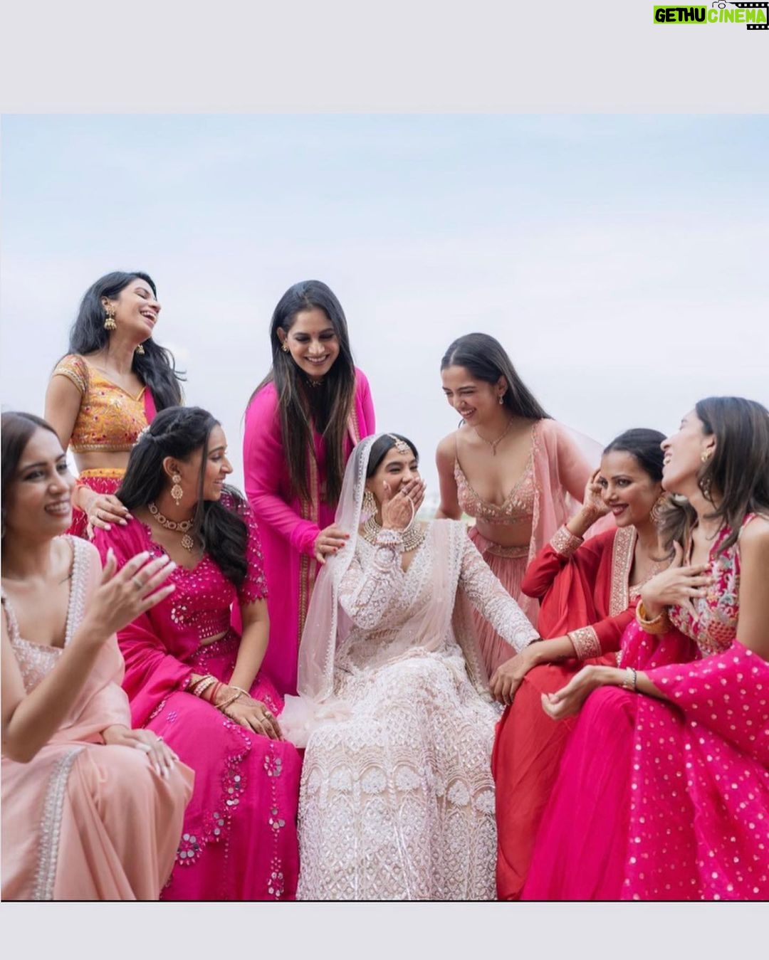 Ahsaas Channa - 548.7K Likes - Meri Ritika ki shaadi hai 🤍💗💍
( see all photos, swipe till the end okay?)
Styled by @stylebykayal
Wearing @kalkifashion