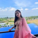 Ahsaas Channa Instagram - Meri Ritika ki shaadi hai 🤍💗💍 ( see all photos, swipe till the end okay?) Styled by @stylebykayal Wearing @kalkifashion Aria Resort & Spa, Nashik