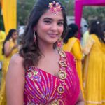 Ahsaas Channa Instagram - Ritika ki haldi 💗 Wearing @surabhi.gandhi Styled by @stylebykayal