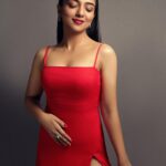 Ahsaas Channa Instagram - Filmfare OTT 🌹 Makeup by @makeupbyjanak Hair by @mamta_singh12345 Photographed by @mr.khachack Managed by @oyekaruna