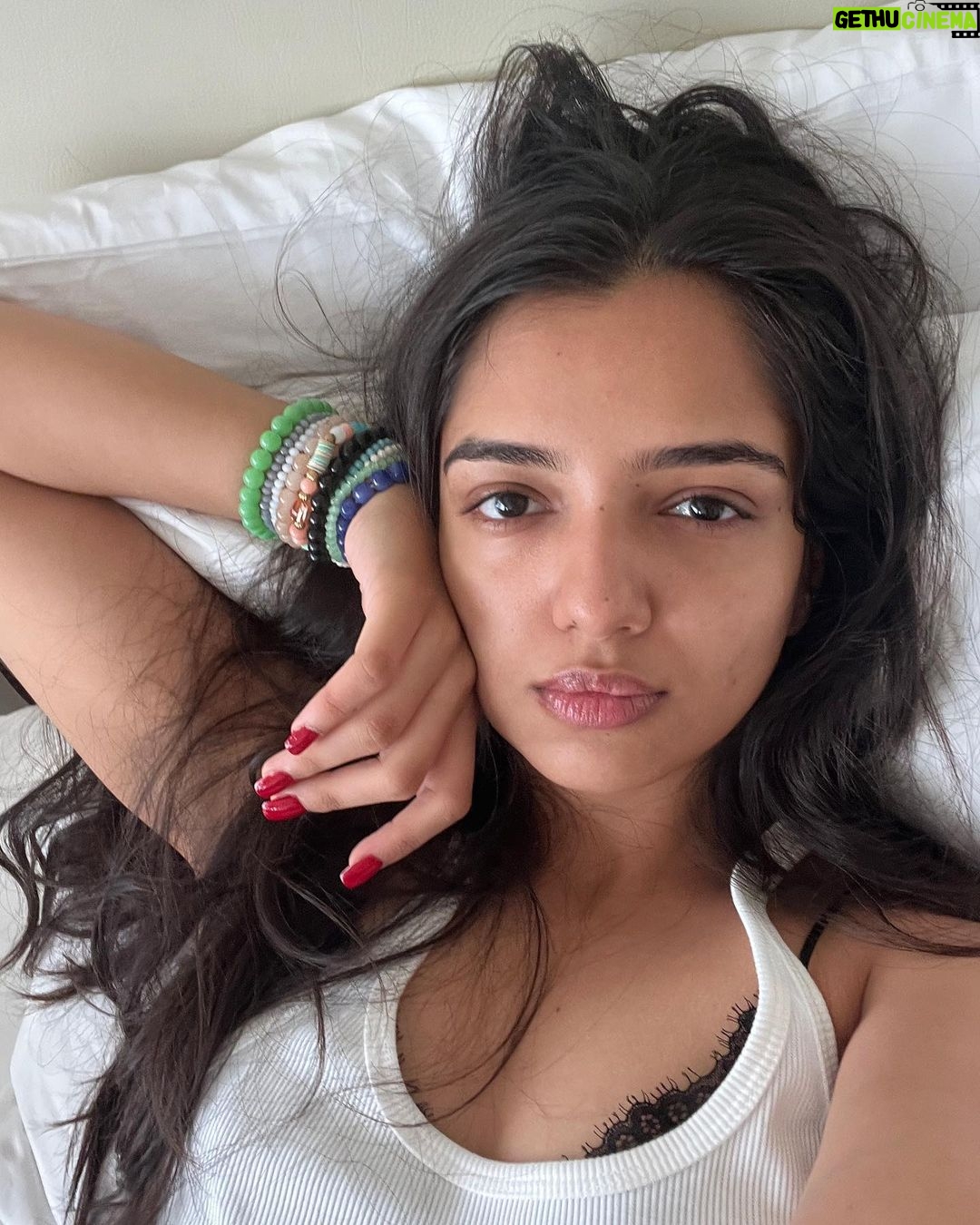 Ahsaas Channa - 419.1K Likes - 🧃
