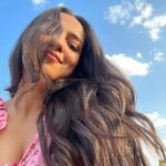 Ahsaas Channa Instagram - A pathological people pleaser 🌥️🌷
