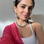 Ahsaas Channa Instagram - 🌷🪷🤍