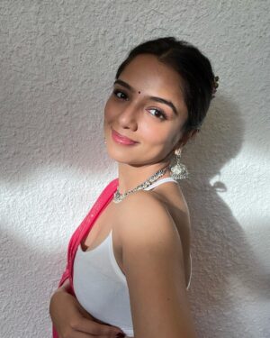 Ahsaas Channa Instagram - 🌷🪷🤍