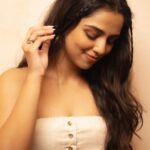 Ahsaas Channa Instagram – Love cafe latte so much so I thought I’ll become one for a day ☕️
Photographed by @vaspaan_shroff
Makeup @ritikaturakhia01
Hair @glambydiya
Styled by @stylebykayal
Assisted by @yashtikaasharmaa
Outfit @in.urbansuburban
Jewels @inmyelement.jewelry @palmonas_official @auorstudio
Heels @londonrag_in