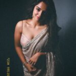 Ahsaas Channa Instagram – Can’t get over this look! All ups to @stylebykayal 🪞
& hair by @view_hairstyles
📸 @trilogy_works
Wearing @kalkifashion & @zwaan.official