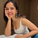 Ahsaas Channa Instagram - 🌥️🧠🌫️ Suit @tilohri.india