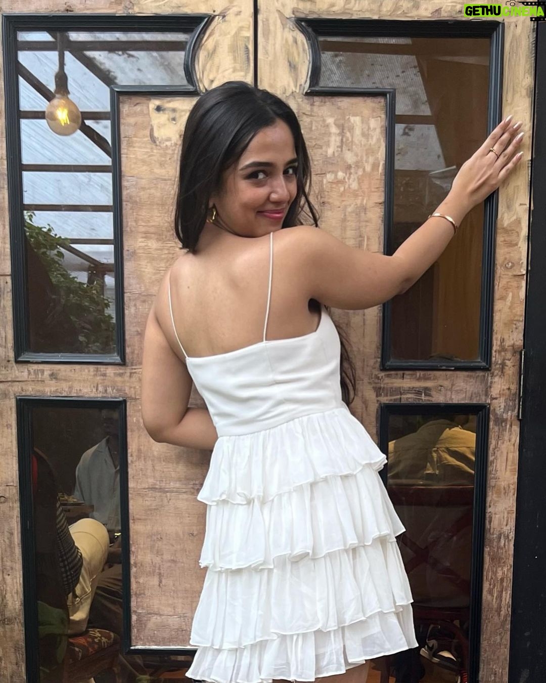 Ahsaas Channa - 431.6K Likes - 🤍🪩✨
Birthday dress so pretty by @ministrybymehar
📸 @twishadesaii