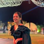 Ahsaas Channa Instagram - And that’s a wrap on the most beautiful and wholesome wedding I got to be a part of. Congratulations to my favourite couple ever. I love you both so much @ritikaturakhia01 @sunny2305 I made some amazing memories and friends during these 2 days. Always keeping these people close ❤️ #SunKissedRitika Wearing @kalkifashion Earrings @swabhimannjewellery Styled by my best @stylebykayal Aria Resort & Spa, Nashik