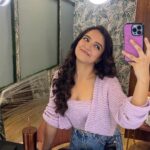 Ahsaas Channa Instagram - Time, wondrous time Gave me the blues and then purple-pink skies 💜🌸 Makeup @ritikaturakhia01 Hair @glambydiya Top set by @knitsandmore_ Case by @house_of_reecee