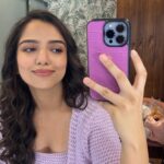 Ahsaas Channa Instagram - Time, wondrous time Gave me the blues and then purple-pink skies 💜🌸 Makeup @ritikaturakhia01 Hair @glambydiya Top set by @knitsandmore_ Case by @house_of_reecee