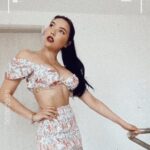Aida Victoria Merlano Instagram - La pose que te conté 😂 si viste mis historias, sabes de qué te hablo. ¿Cómo te trata la vida mije linde? 🌸