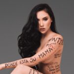 Aida Victoria Merlano Instagram - Yo no puedo quebrar tus prejuicios. Lo único que puedo hacer es desnudarme y mostrar que no soy más que un alma traslúcida, que se esconde, únicamente, tras esta piel. Y si, sé que el mundo siempre tratará de tatuar la luz que le muestres con sus etiquetas y su odio... Pero yo elijo alimentarme de esas marcas y usarlas como adorno. Esta persona, aún está inacabada. ••••••••••••••••••••••••••••••••••••••••• Ph: @pereslenph 💄: @eleinemakeup