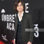 Aidan Gallagher Instagram – Thank you for all the love ♥️♥️♥️♥️♥️ @gerardway @gabriel_ba @steveblackmantv  @darkhorsecomics @ucp @netflix ☂️🪓☕️