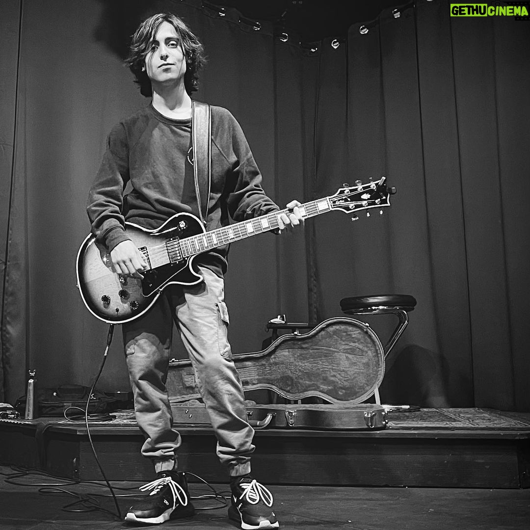 Aidan Gallagher Instagram - New album coming 💿🎸 Go to BandsInTown.com to follow!