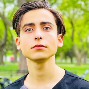 Aidan Gallagher Instagram - People dancing, people laughing, a man selling ice cream. Singing Italian songs “Eh Cumpari, ci vo sunari” - Can you dig it? Yes I can and I've been waiting such a long time... ☀️