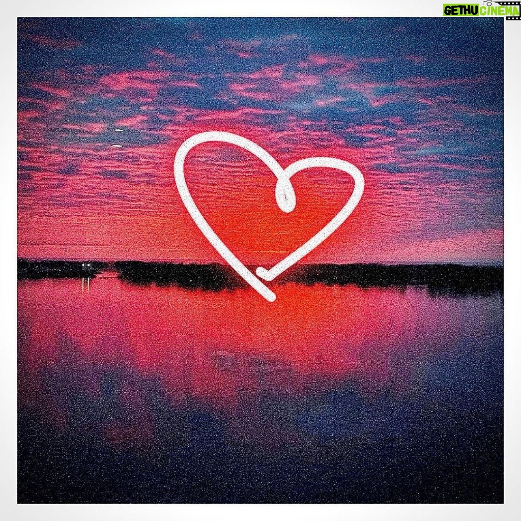 Aidan Gallagher Instagram - Happy Valentine’s Day 💖💕 Luv ya tons 🥰 Toronto, Ontario