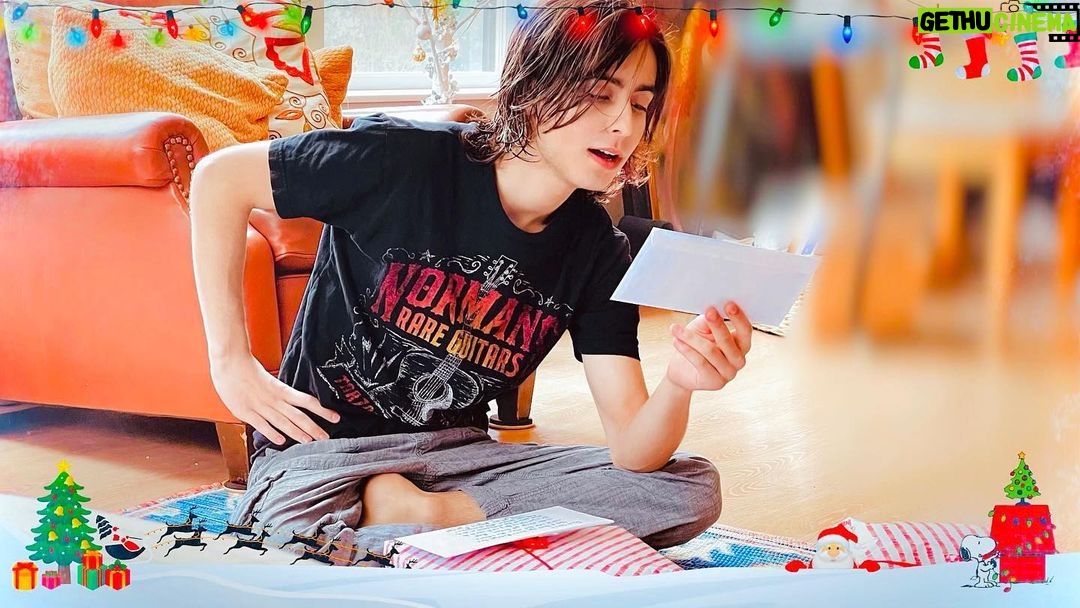 Aidan Gallagher Instagram - New Video - Link in my Bio ⬆️ #holiday #vlog #christmas #youtube #hashtag #allthehashtags #illstopnow #sorry #jklol #frtho #yolo #whatevenisthis #toomuchcoffee Seattle, Washington