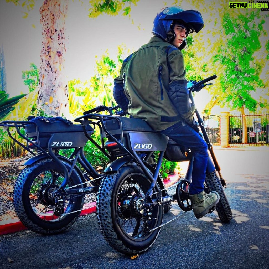 Aidan Gallagher Instagram - Let’s go! (Not a paid promotion for this electric eco bike!) It’s just the best @zugobike ♥️ Electric bikes 🏍 cars 🚗 and transportation is the future for our planet! ♻️🌍🌳🌊🕊