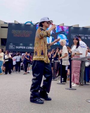 Aiki Instagram - 나의 별 @brunomars ⭐️
I'll love and support him forever. For a day, I wanted to spend it as cool as Bruno Mars! ㅋㅋㅋㅋㅋㅋ
Thank you for coming to Korea❤️ #브루노마스팬올림