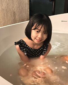 Aiki Instagram - 너에게 소중한 11년째 #어린이날 🤍 a precious treasure to me #daughter