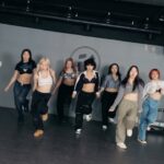 Aiki Instagram - 여자들 모두 손들어 Put your hands up Girls 🖐🏻 Woman is Strong 🔥 Dc by natiuv / #hook #crazyinlove