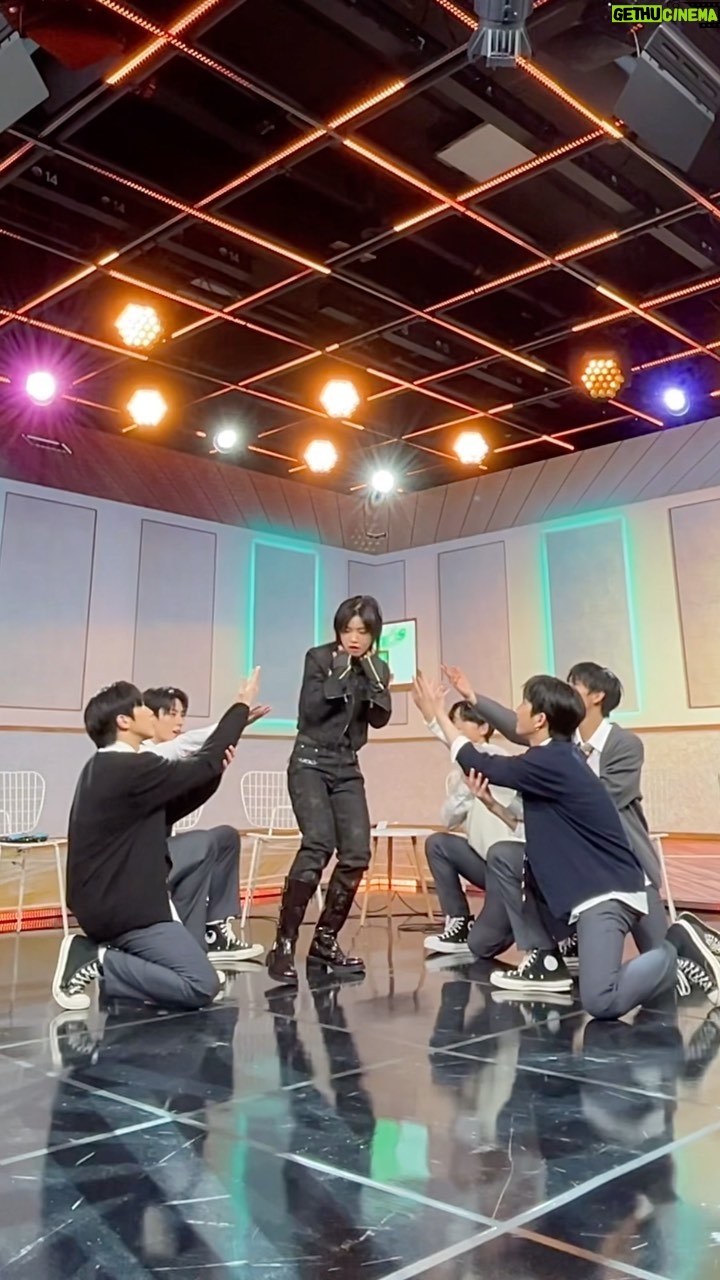 Aiki Instagram - If i was boy group🕶 @official.tnx ✨ #떰즈업 #TNX #loveordie #ikkiordie