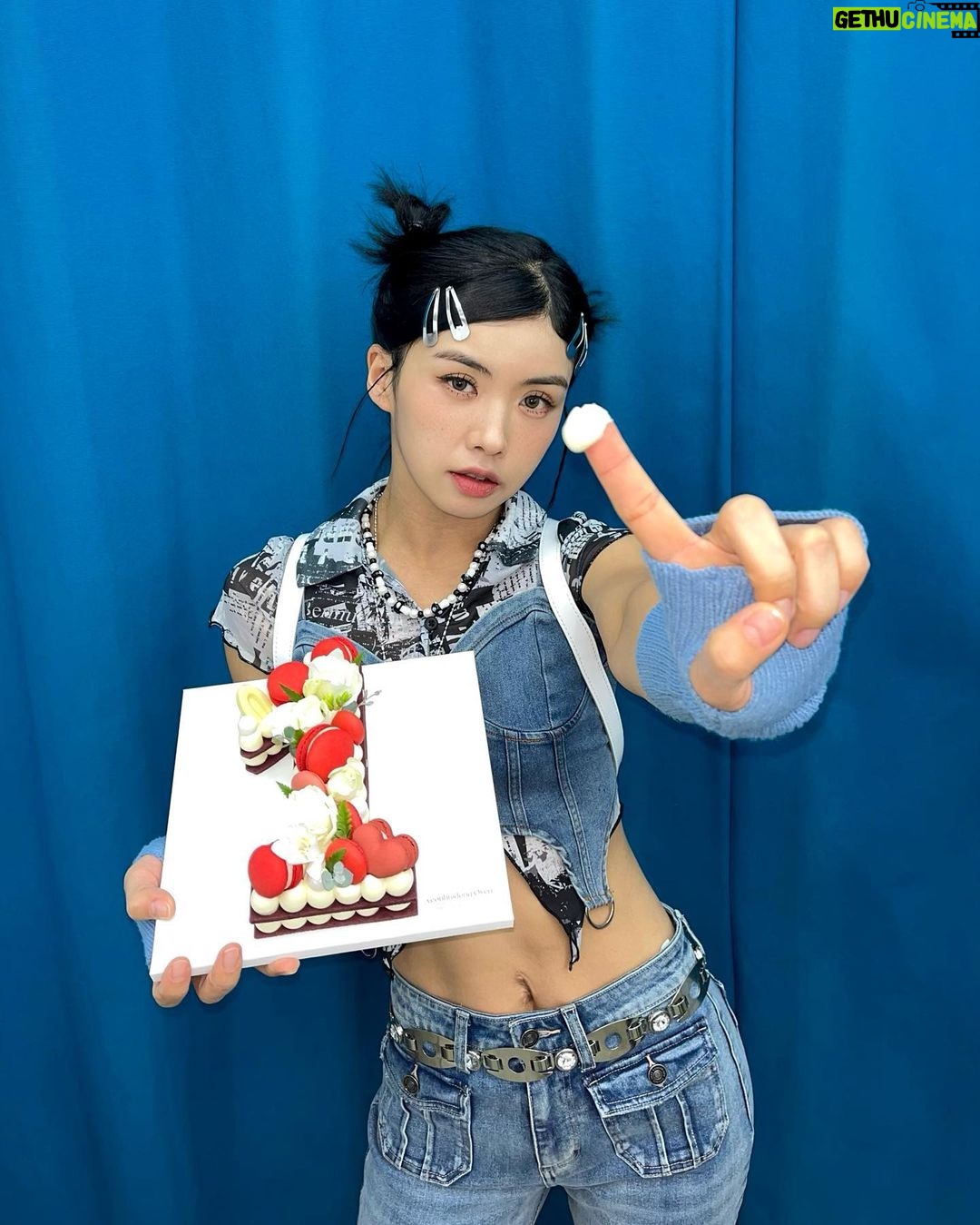 Aiki Instagram - 너에게 줄 초콜릿은 내입술. For 이끼💋 The chocolate for you is ma lips Valentine's Day