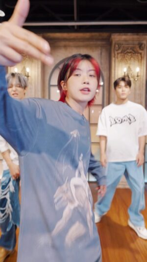 Aiki Instagram - Jihoon & Jeongwoo is….🔥🔥
Trend with Treasure 🕶 
DC by HOOK 🦾 #트레저