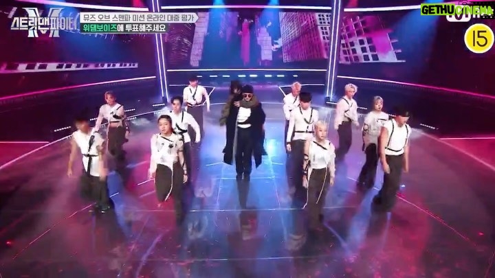 Aiki Instagram - 영화 “레옹”의 영감을 받아 준비한 스맨파 혼성미션, 많이 사랑해주세요. WDBZ x HOOK 💚 🎧 Balming Tiger “Sexy Nukim” (Feat. RM of BTS)