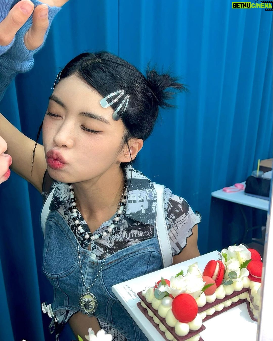 Aiki Instagram - 너에게 줄 초콜릿은 내입술. For 이끼💋 The chocolate for you is ma lips Valentine's Day