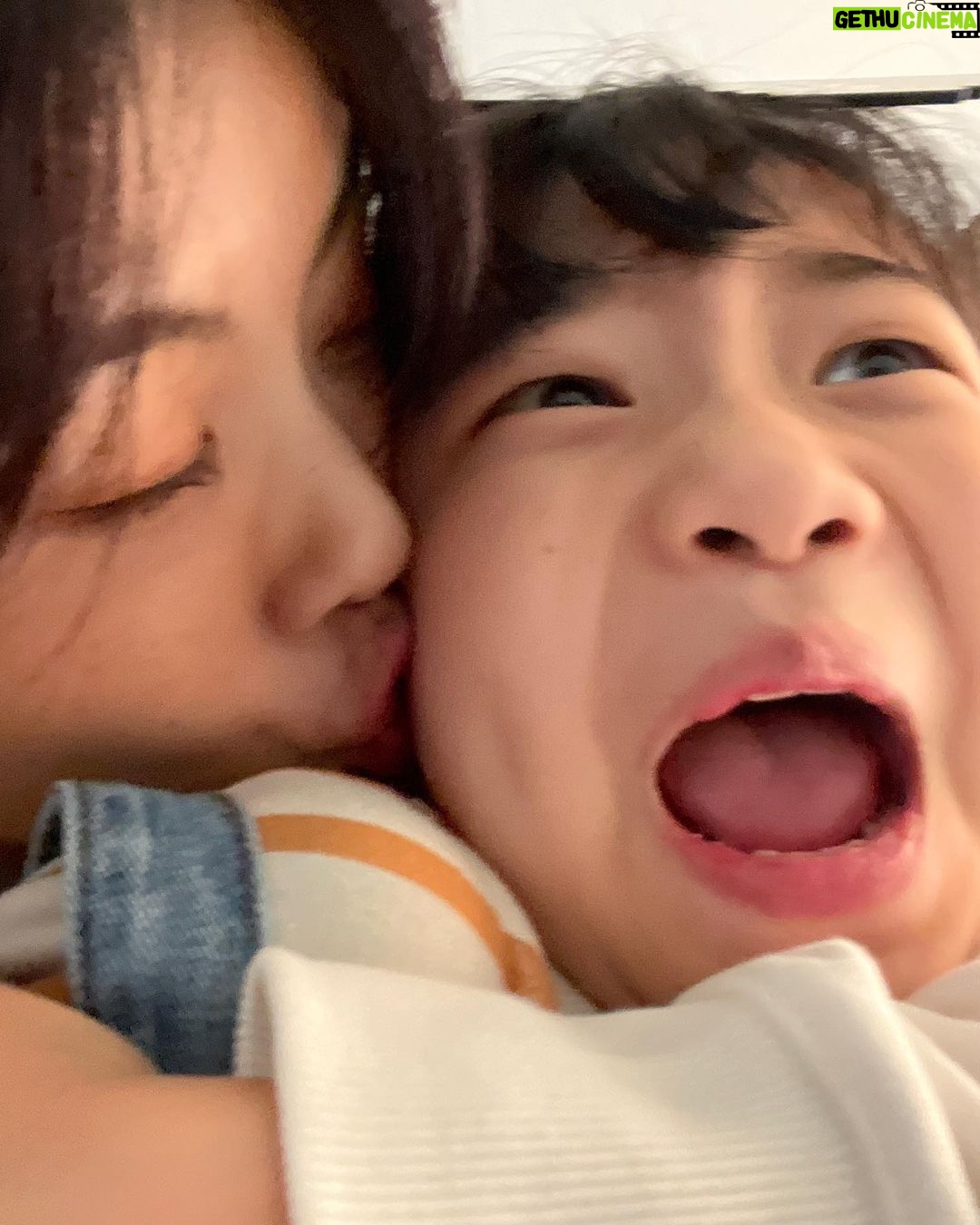 Aiki Instagram - 엄마와 딸, 몇살때까지 뽀뽀가능한가요 #오은영박사님도와주세요