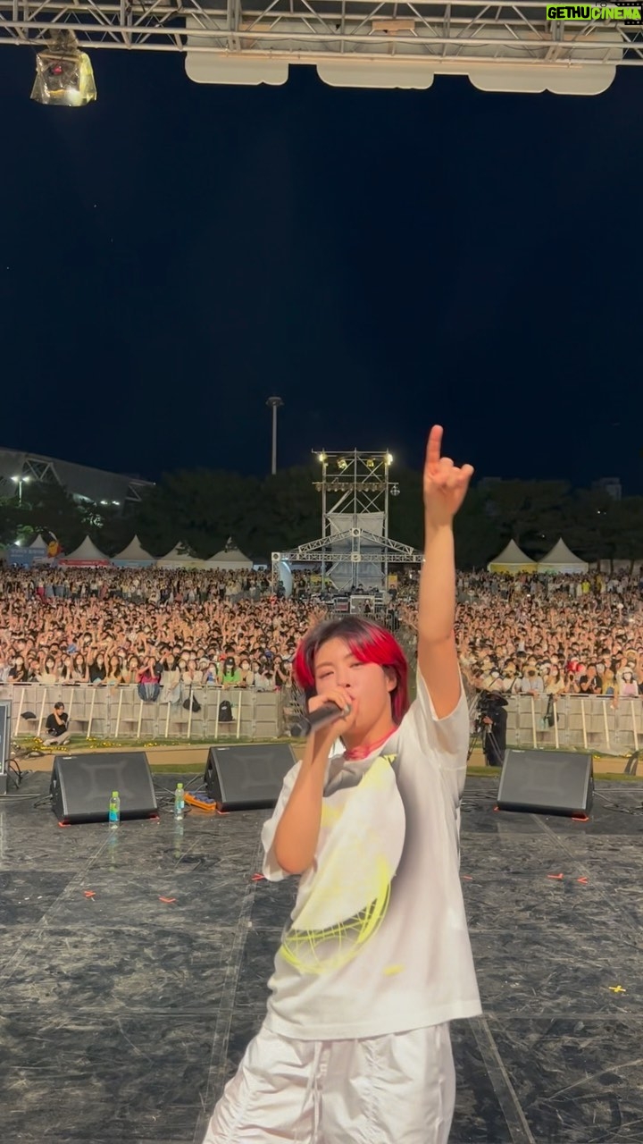 Aiki Instagram - 청춘들의 챌린지.여기있던사람손들어🙌🏻🔥🔥🔥. #청춘페스티벌2022