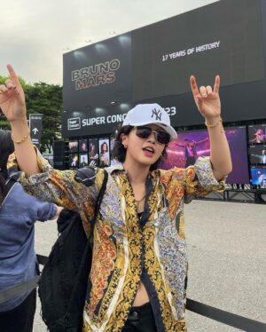 Aiki Instagram - 나의 별 @brunomars ⭐️
I'll love and support him forever. For a day, I wanted to spend it as cool as Bruno Mars! ㅋㅋㅋㅋㅋㅋ
Thank you for coming to Korea❤️ #브루노마스팬올림