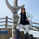 Aiki Instagram - 한라산 정상찍고 수료증받기 vs 한라산 소주 10병마시기 #산꾼도시여자들