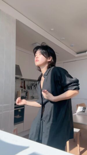 Aiki Instagram - 아침마다 이렇게 깨워주면
Wake up in the sexy morning
By @dprian 🤞🏼🔥