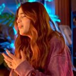 Aima Baig Instagram – Cover is OUT

Link is in the bio to listen to the entire medley ✨

@indigosbyuzair 
@ayan_khanofficial 
@rahilmirza