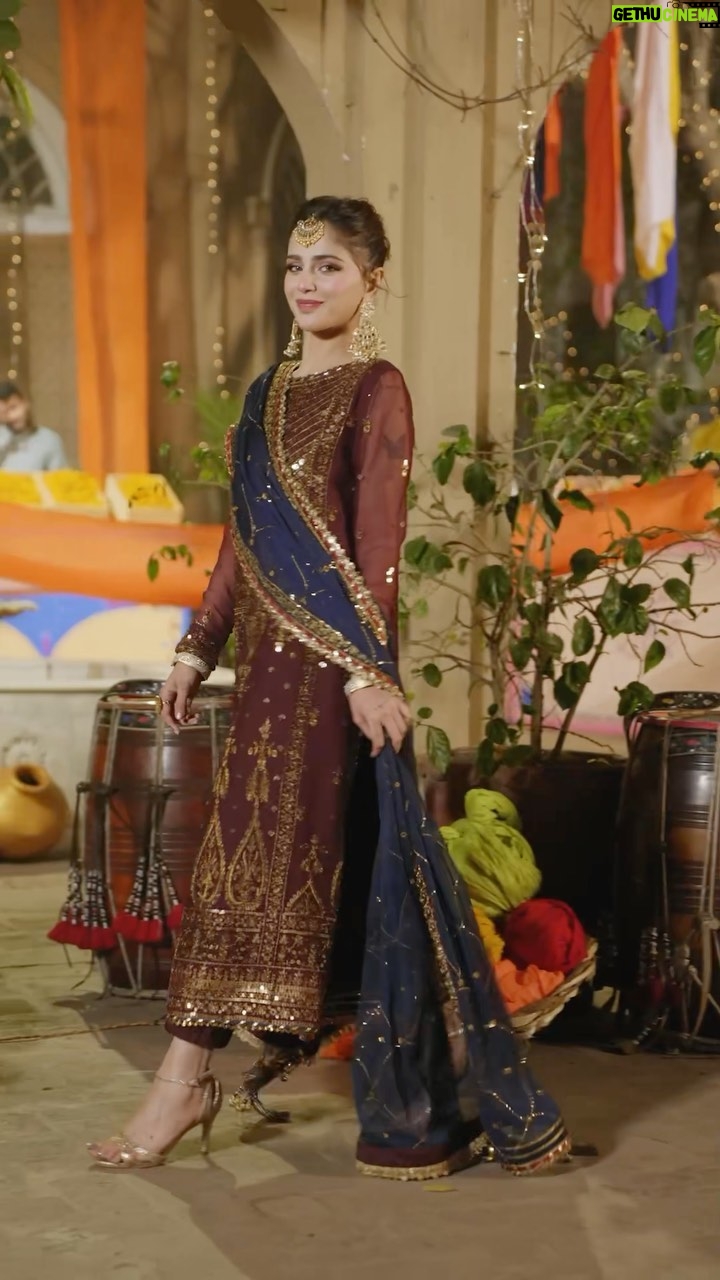 Aima Baig Instagram - Ready to turn up the sparkle? Dive into the ‘Chamak Damak’ Festive Collection by Asim Jofa with me! ✨ Let’s light up the scene and make every moment shine! @asimjofa @iamasimjofa #AsimJofa #IWearAsimJofa #ChamakDamakCollection #AimaBaig #ChiffonCollection #WeddingCollection #ChamakDamakFestiveCollection #Unstitched #Embroidered #WeddingSeason #WeddingEdit #Luxury #TwistedSilk #Chiffon #Fashion #Trending @asimjofa @iamasimjofa