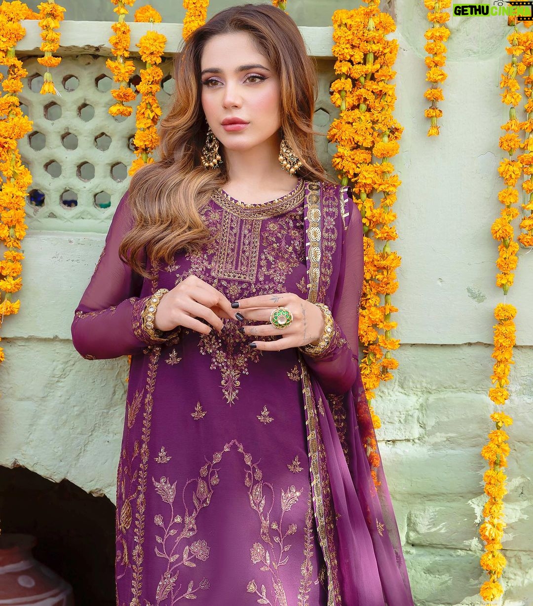 Aima Baig Instagram - Plenty of me lol 🤷♀️