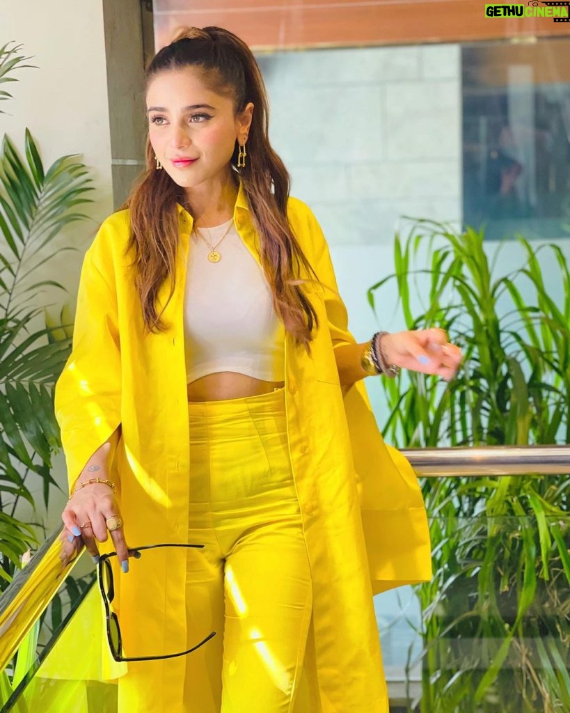 Aima Baig Instagram - Post Asia Cup 2023 opening ceremony shenanigans/spam. Last minute wardrobe saviour credit goes to none other than @ayan_khanofficial 💕💕 Performed my first solo single “Funkari” at the stadium 🥹 I’m running out of wishes, all i could think of is how gracious God has been to me. Made me realize how blessings like these can make them dark days fade away slowly but surely🙏 Multan - y’all always surprise me w your positive energy. Thankyou so much for the love 💕 PCB - my official family including one of my fave @raosaab1 And a big fat thankyou to the unit @emediacompany 🙏 Faletti's Grand Hotel Multan