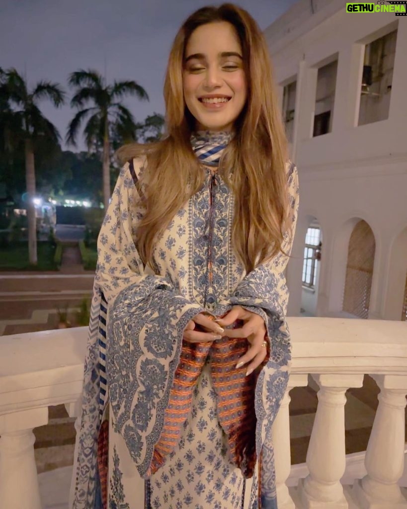 Aima Baig Instagram - A month ago @RRYK district, at the Gov. house invited me to recieve this award as the “Proud Civilian of Punjab”. I’m so honored to be born in RYK, it used to be such a small town and now they r growing so fast *teary eyed moment* but anyways Proud to be born in RYK and proud to be a born Pakistani ❤️🇵🇰 My beautiful jora by none other than @hussainrehar @hussainrehar.official And thankyou once again my love @ayan_khanofficial 💕 Governor House - Lahore