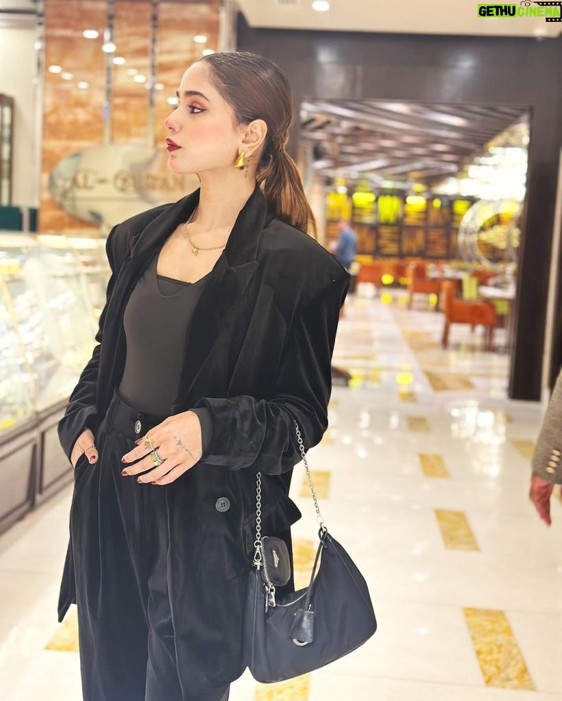 Aima Baig Instagram - Obsessed w sleek shit lately. P.s the elevator guy’s timing was just perfect LOL