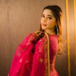 Aima Baig Instagram - Aima 🌸 @officialfahadhussayn @farhatalijewellers @themakeupstudiobysehrish #weddingshadding #aimabaig Lahore, Pakistan