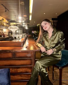 Aima Baig Instagram - I wore heels, got dressed up, put on some makeup, hair game still zero but posting em all since it was too difficult to decide which ones to go for 🤷‍♀️ I could have just insert “sushi night” as a caption, but i took the worst possible picture of the food so urm… yeah.