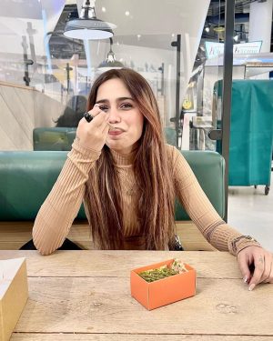 Aima Baig Instagram - Hii 🙋‍♀️

Dump #2